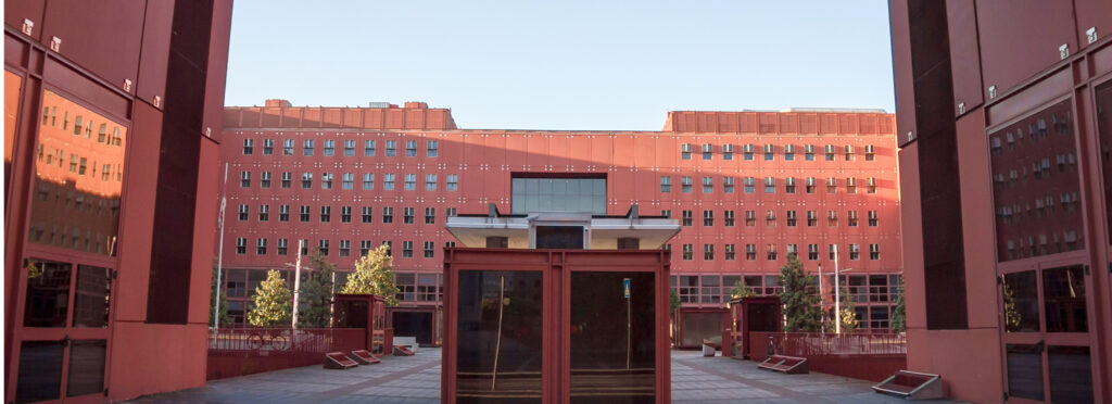 front of the university of Milano-Bicocca - how to connect