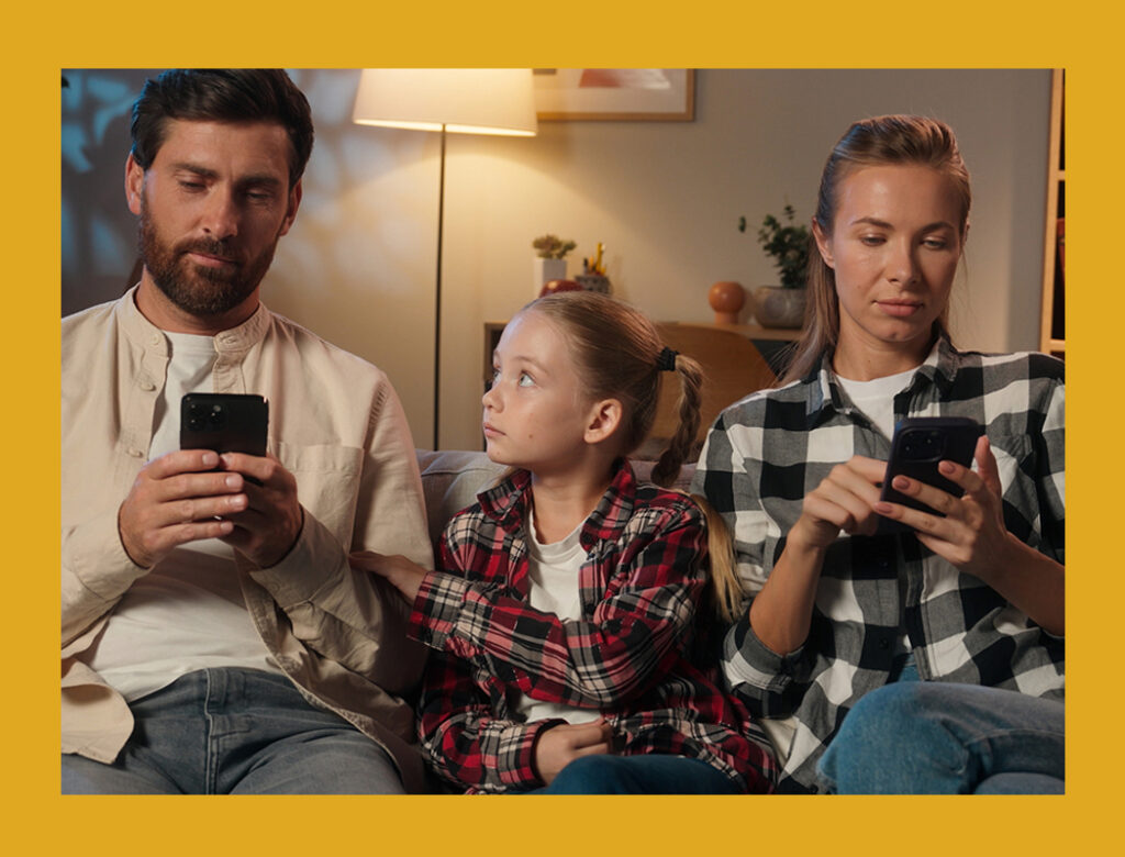 parents phubbing their little girl using their mobile phone - parental phubbing scale PPS