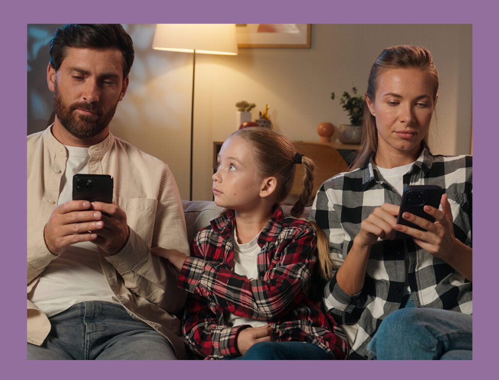parents phubbing their little girl using their mobile phone - parental phubbing scale PPS